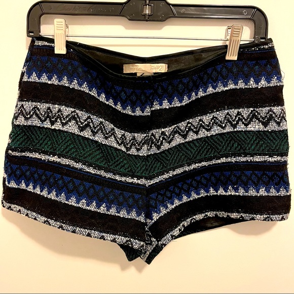 Boho Knit Embroidered Shorts Zipper & Clasp Closure - Picture 1 of 5